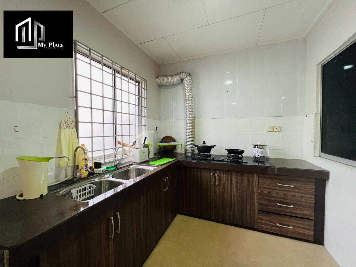 2 Storey 5Br 16Pax Semabok Taman Cheng Ho, 3 By Myplace Malacca Exterior photo